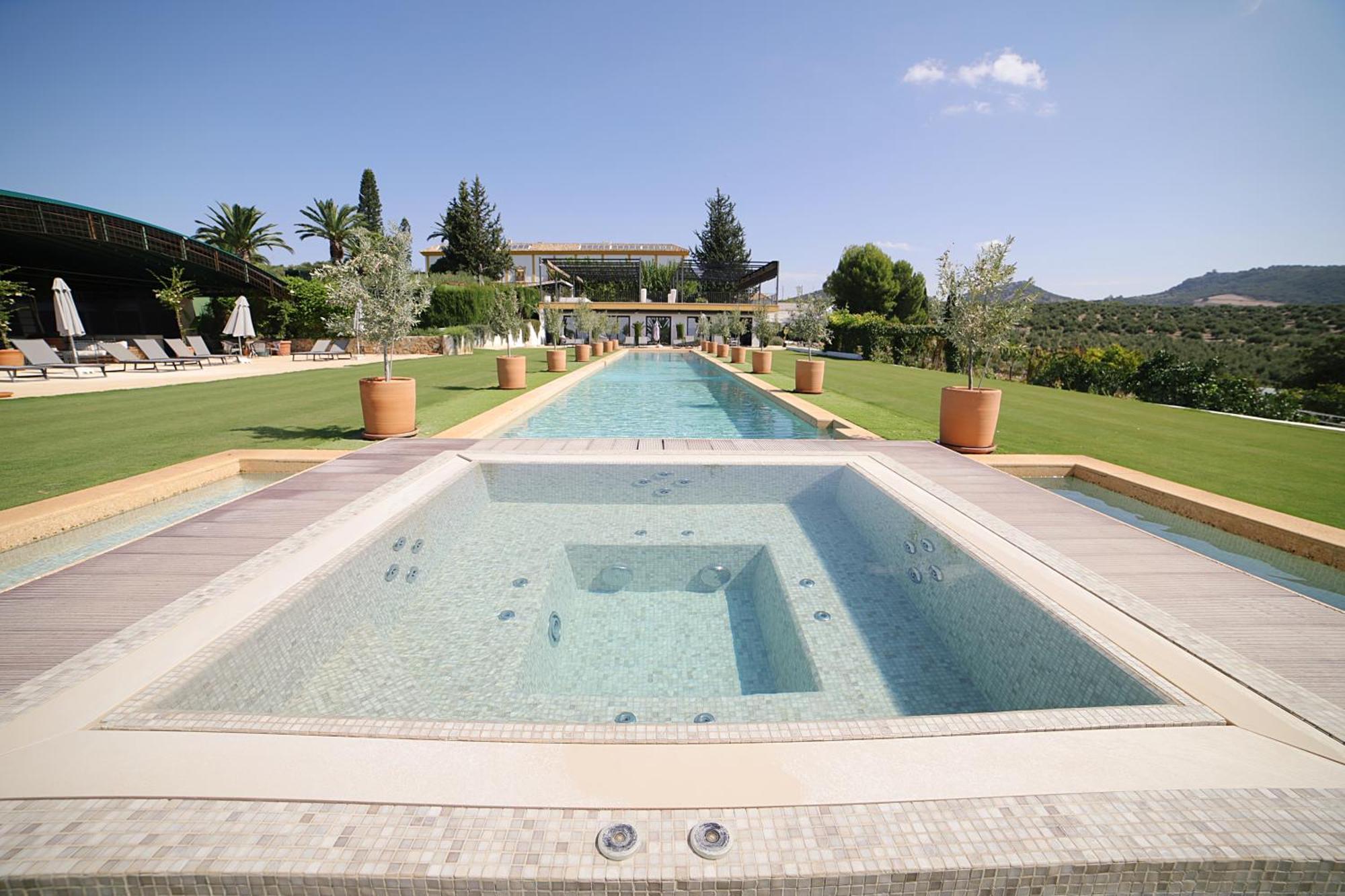 בית הארחה וייאמרטין 	Hacienda El Rosalejo מראה חיצוני תמונה